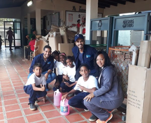 Yammine Chuspa 600x490 - Community of Chuspa and The Fundación Yammine (Yammine Foundation) Collected 4,500 kg of Glass