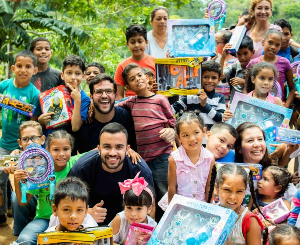 Diadelnino Turgua 19 1 1 600x490 - La Casa Hogar Bambi se llenó de alegría por el Día del Niño