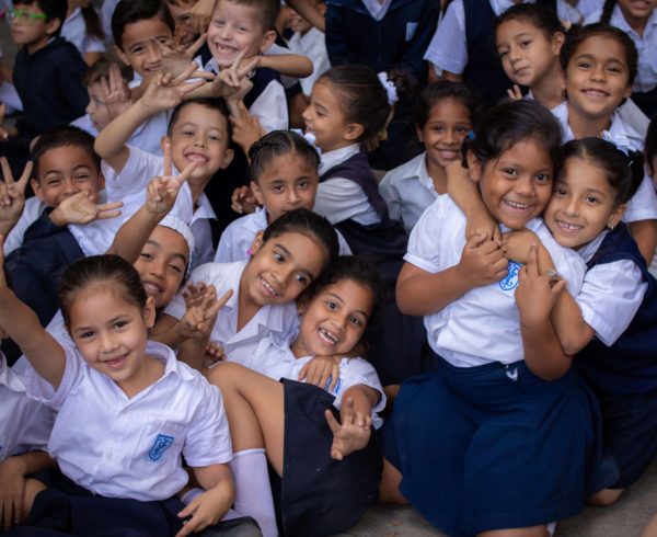 CharlaMiRefugio 1 600x490 - Fundación Yammine llevó Programa Atta a colegio de Antímano